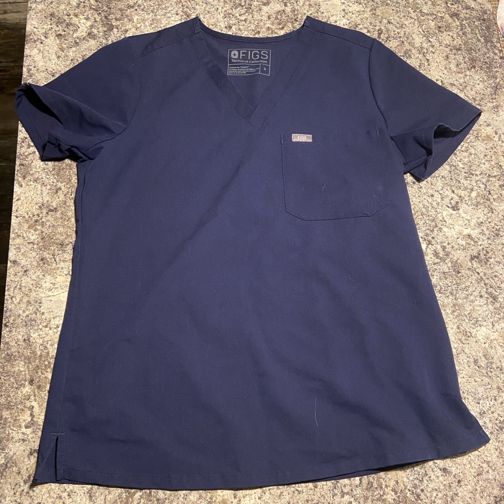 Woman’s figs Catarina scrub top